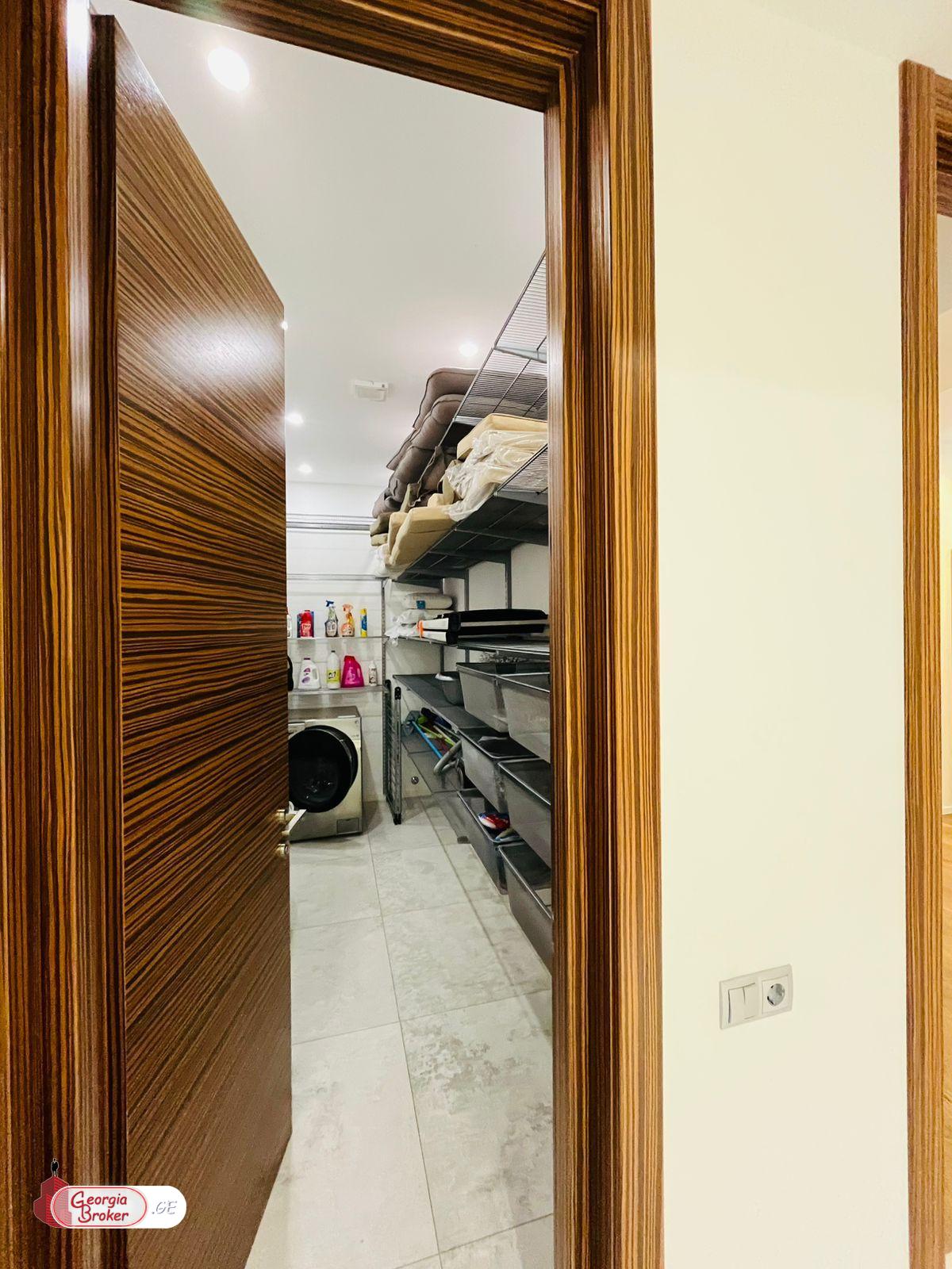 продается квартира с новым ремонтом 6-комнат